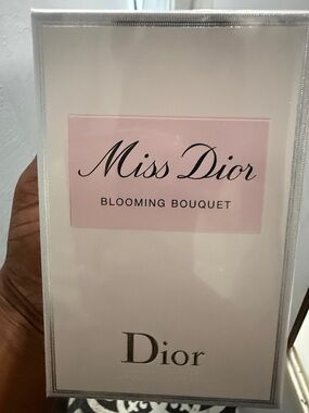 Dior Miss Dior Blooming Bouquet - Pink & White Box